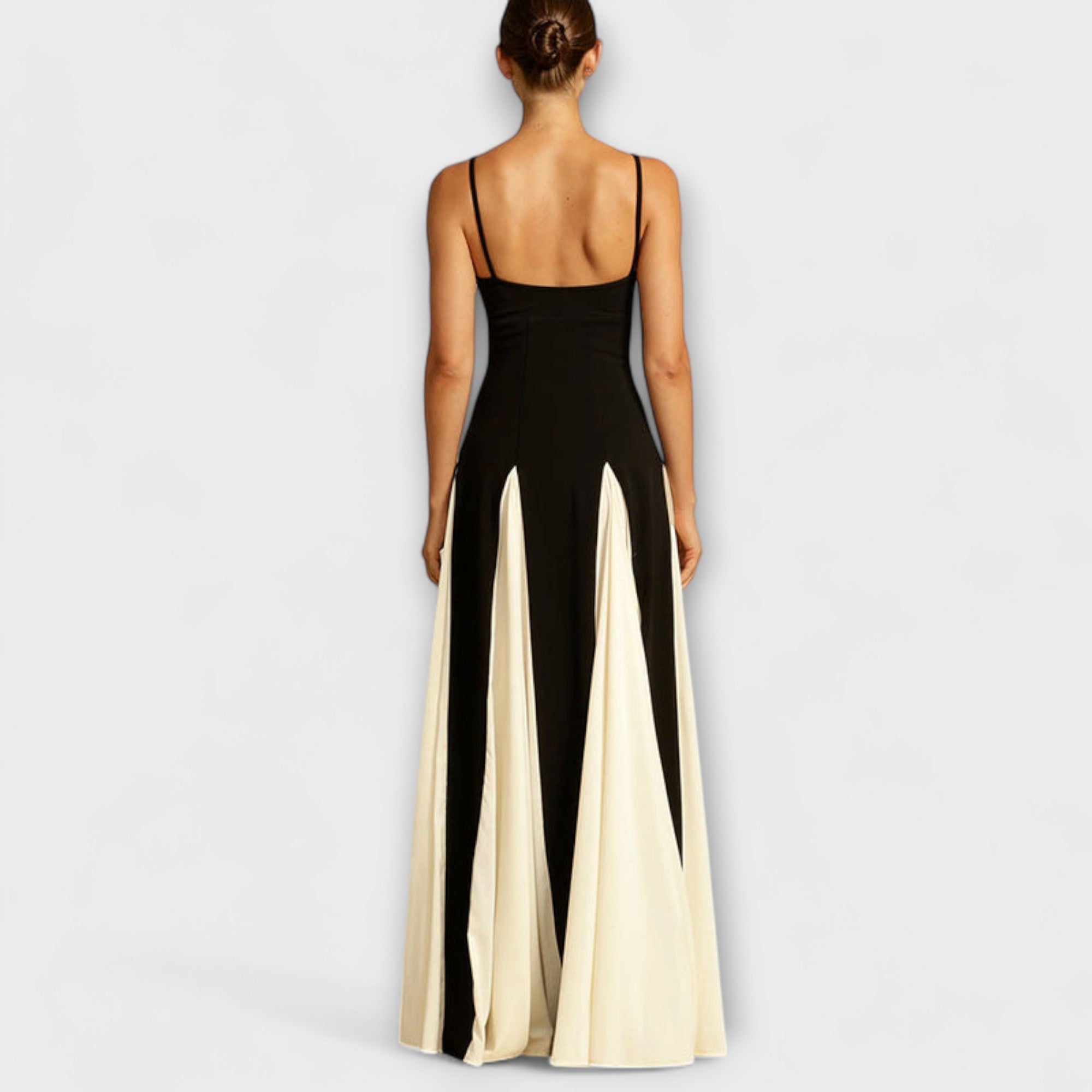 Ember - Klassisk Elegance A-Linje Maxi Kjole med Tulle Paneler