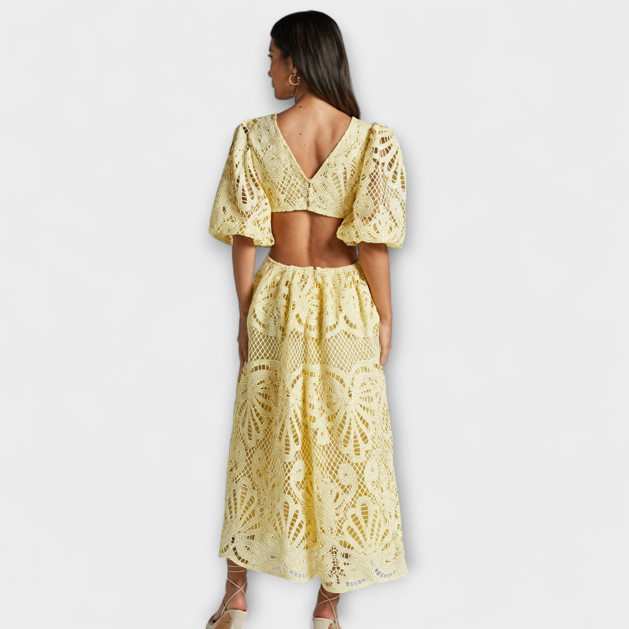 Elegant Kjole med Delikate Detaljer