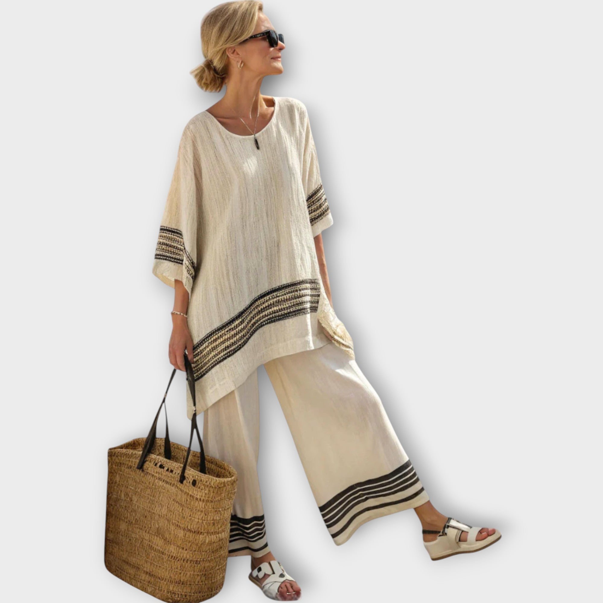 Anila - Elegant To-delt Sæt med Stribet Design