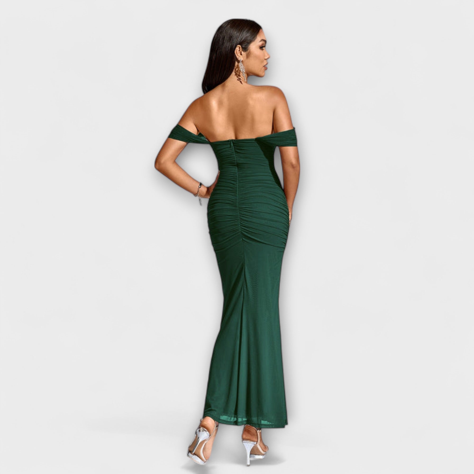 Ione - Off-Shoulder Ruching Bodycon Kjole