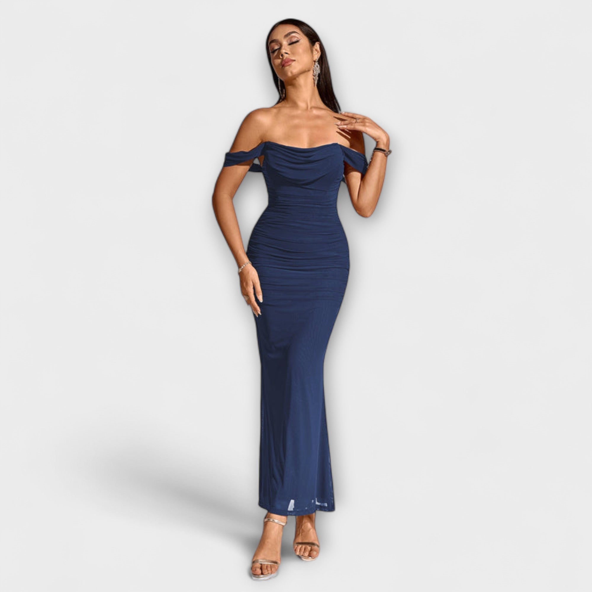 Ione - Off-Shoulder Ruching Bodycon Kjole