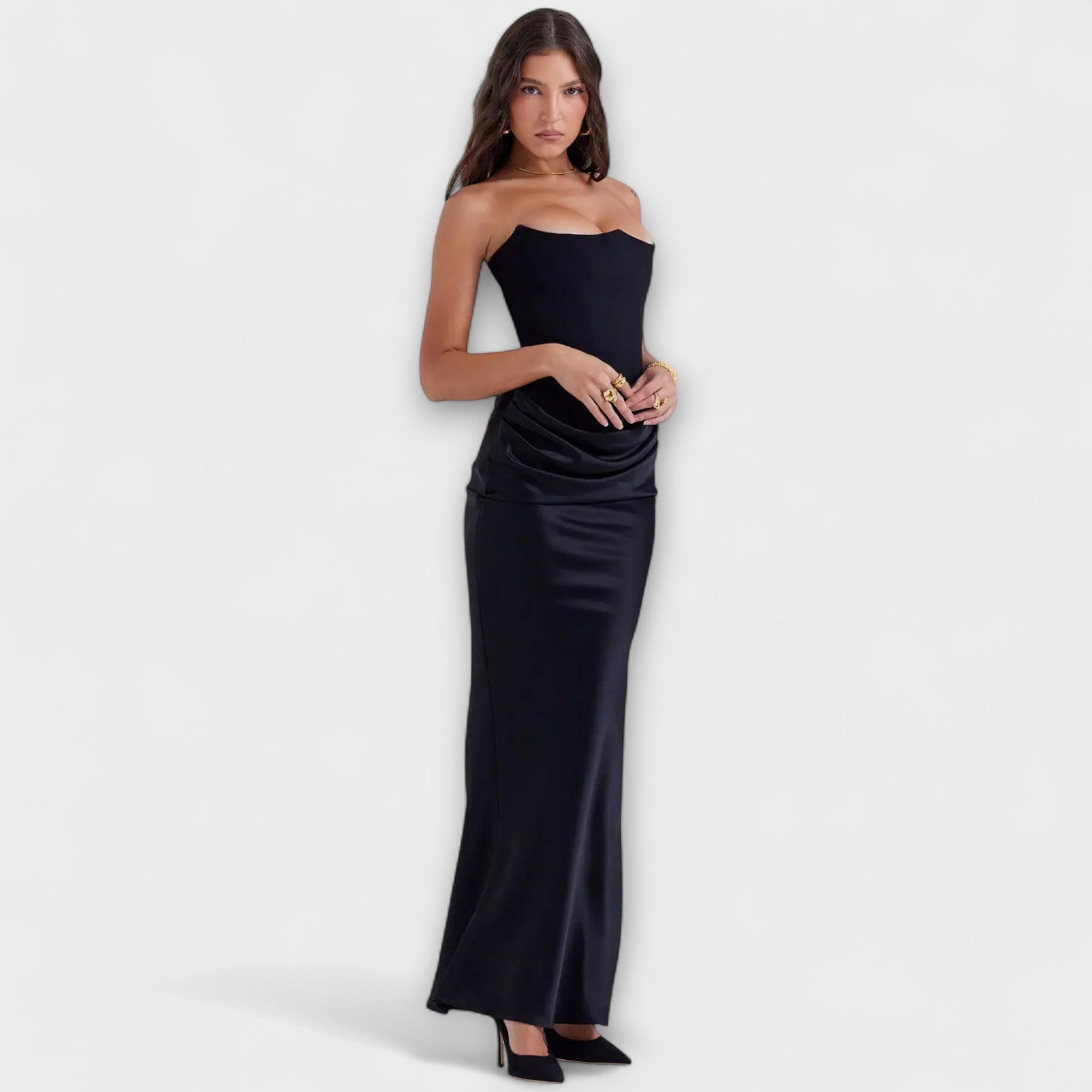 Off-the-Shoulder Satin Maxi Kjole med Drapering