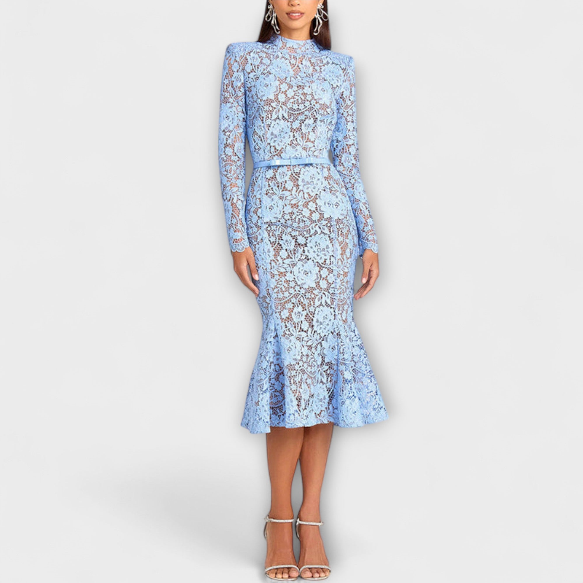 Freya - Elegant Midi Kjole lavet af Blomsterlacet