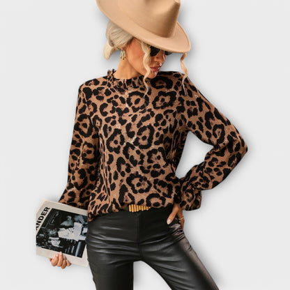 Kayla - Leopard Bluse med Plisseret Krave