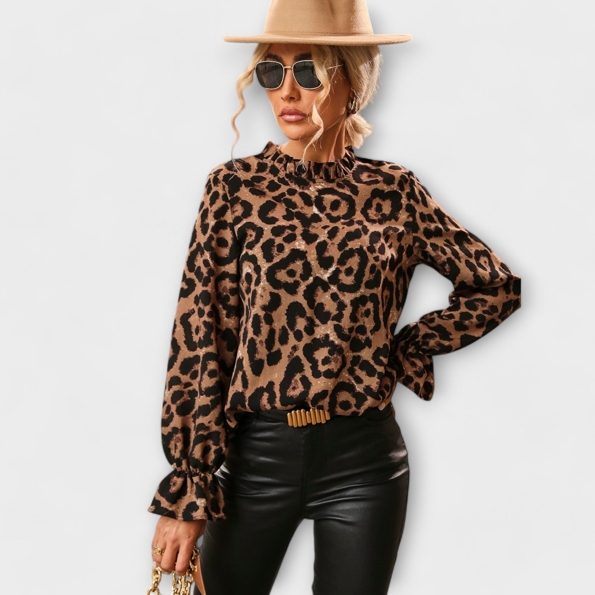 Kayla - Leopard Bluse med Plisseret Krave