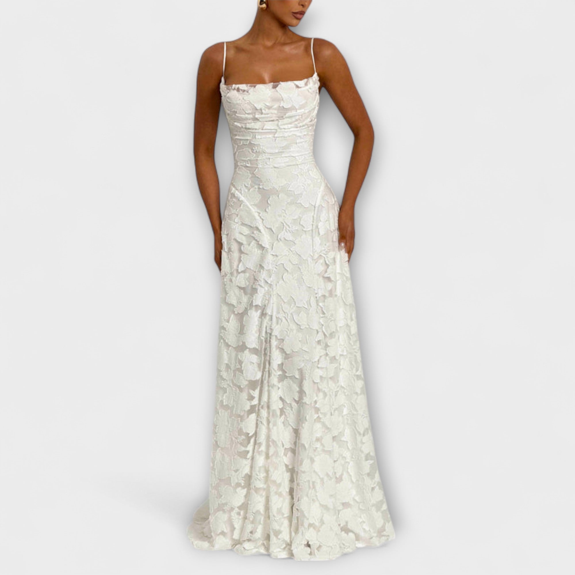 Kairi - Stilfuld Floral Blonde Maxi Kjole med Spaghetti Stropper