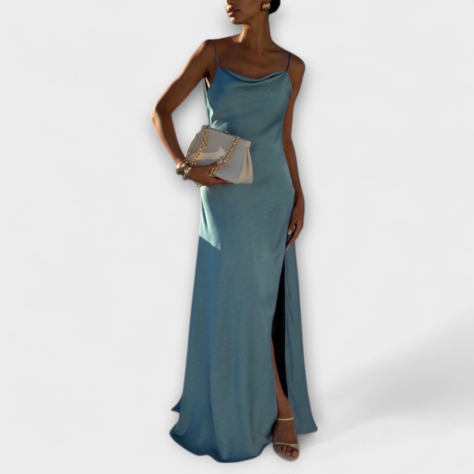 Hallie - Chic Satin Maxi Kjole med Høj Slids