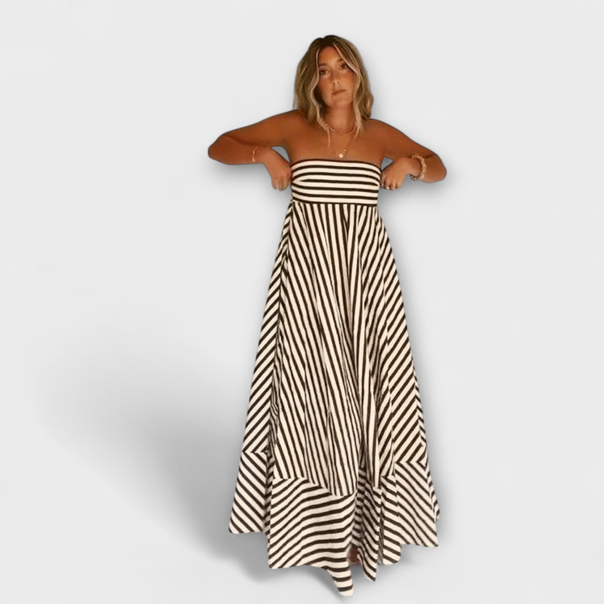 Nocturnal Charm Ruffle Maxi Kjole