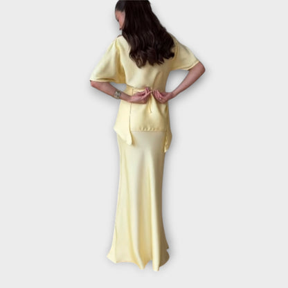 Finja - Off-Shoulder Top med Knude Front og Nederdel Ensemble