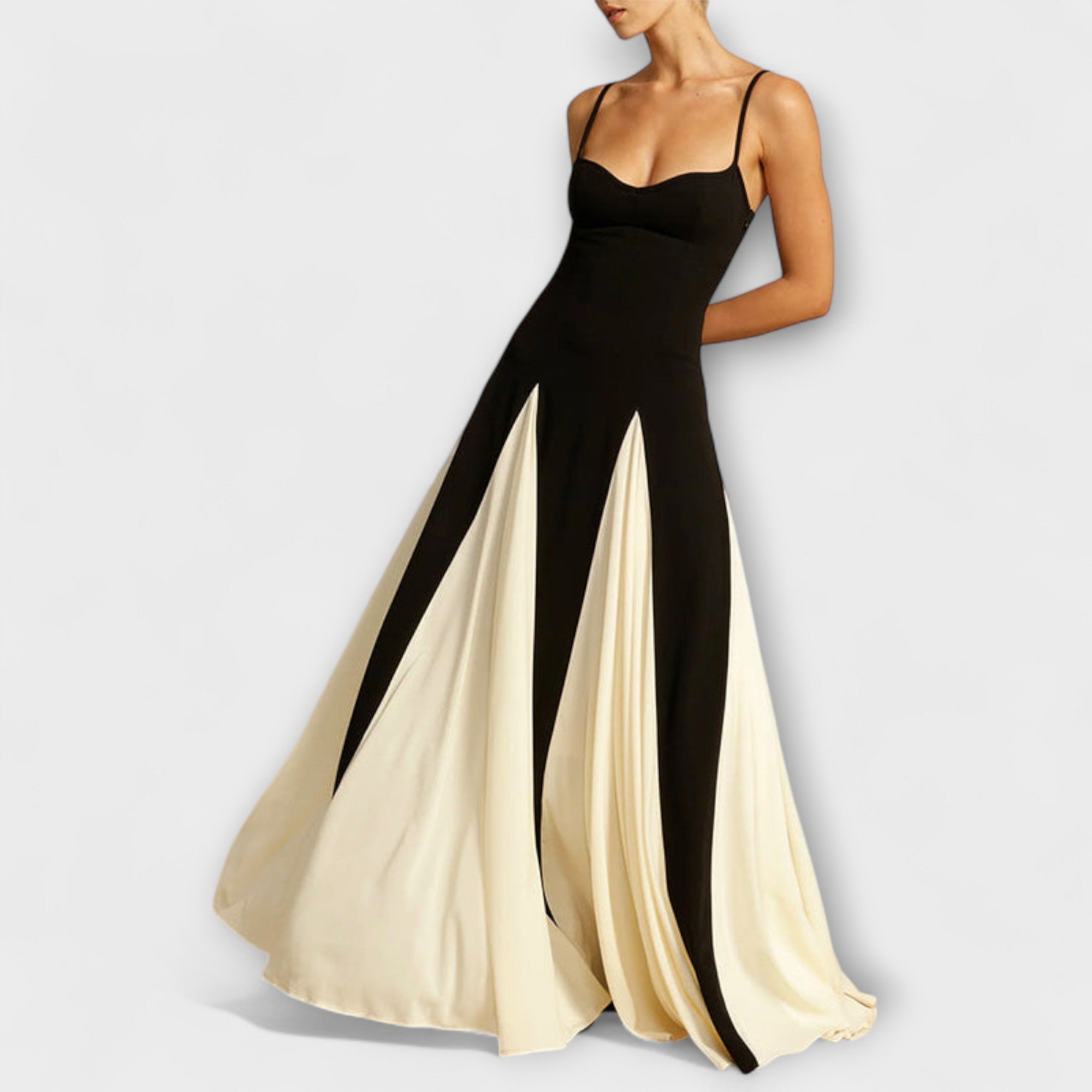 Ember - Klassisk Elegance A-Linje Maxi Kjole med Tulle Paneler