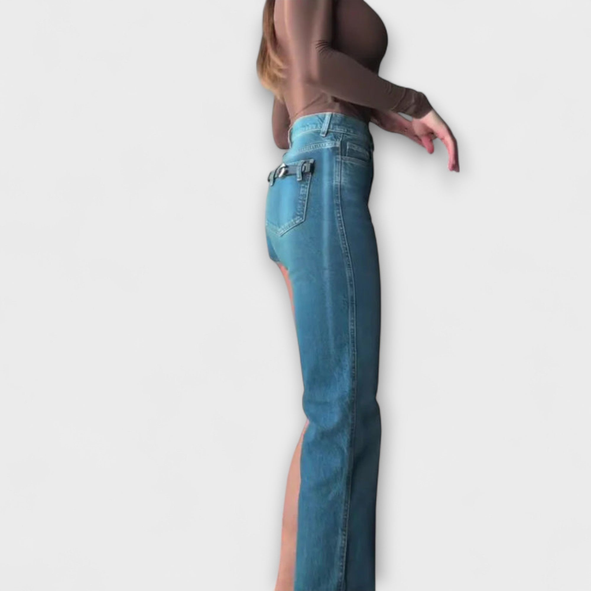 Astra - Trendy Asymmetrisk Denim Shorts med Én Skulderrem