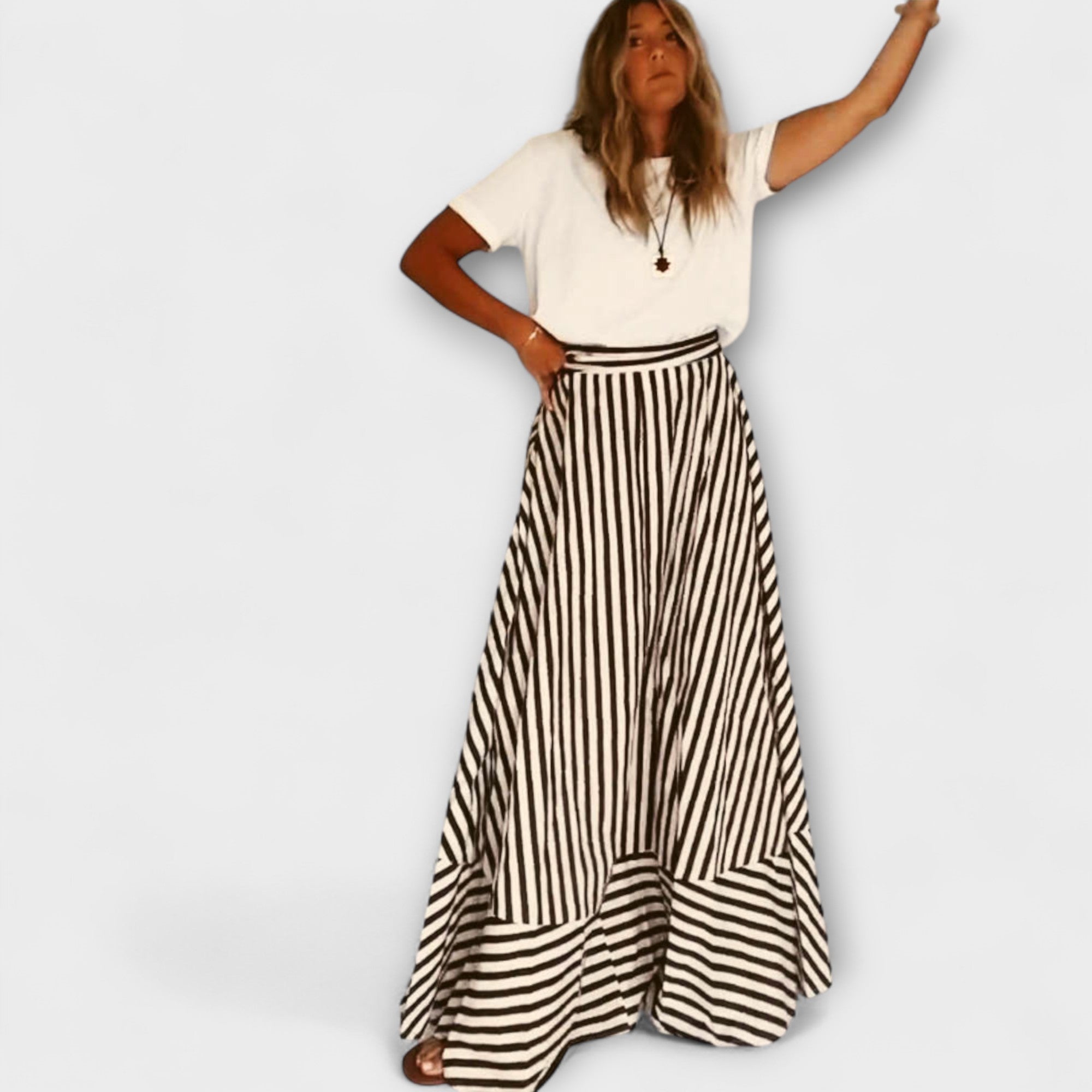 Nocturnal Charm Ruffle Maxi Kjole