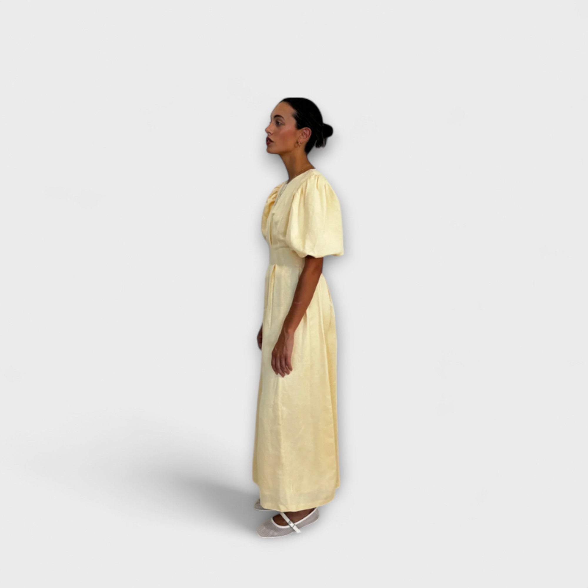 Josephine - Smørgul Maxi Kjole med Luftigt Design