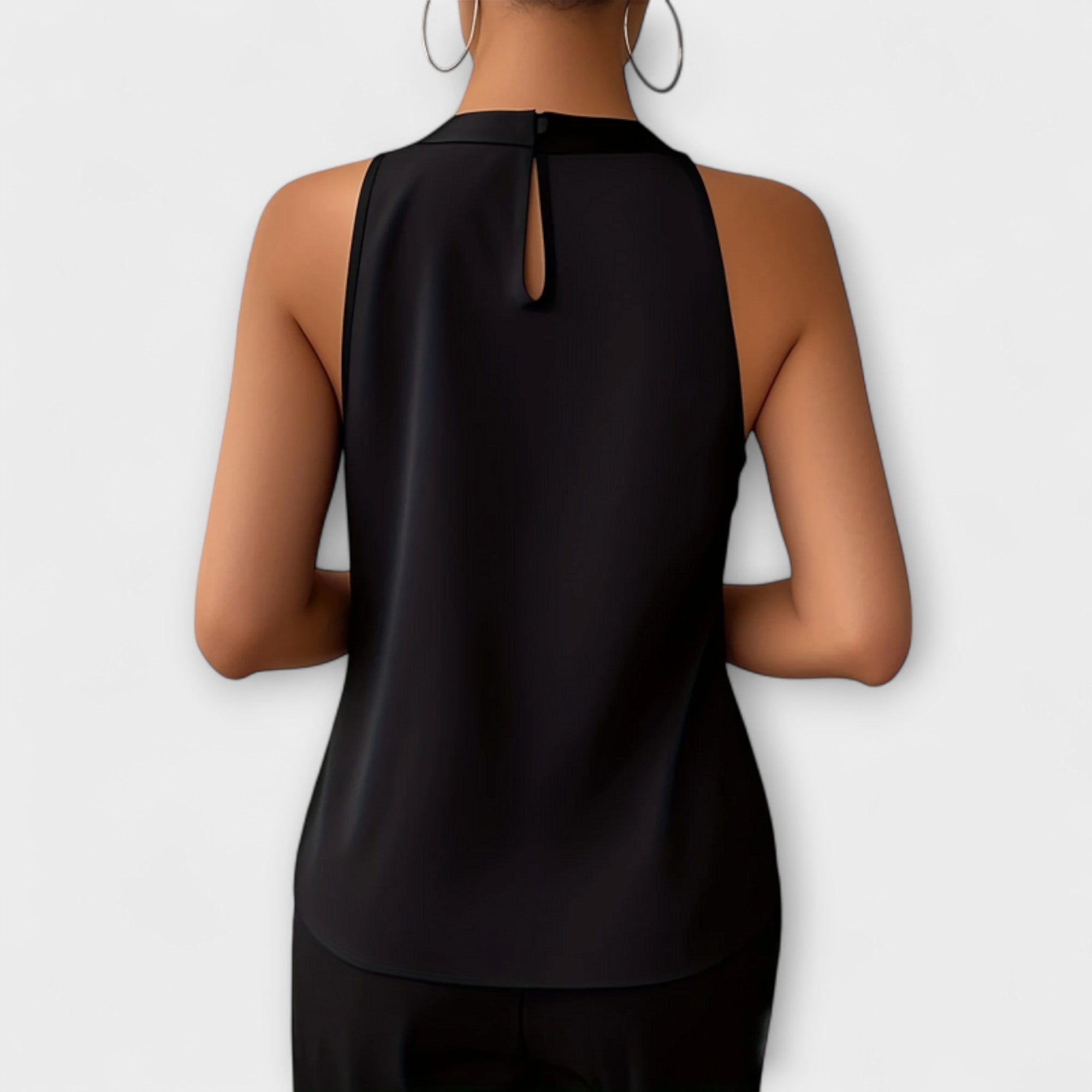 Skye - Chic Satin Bluse med Off-Shoulder Design