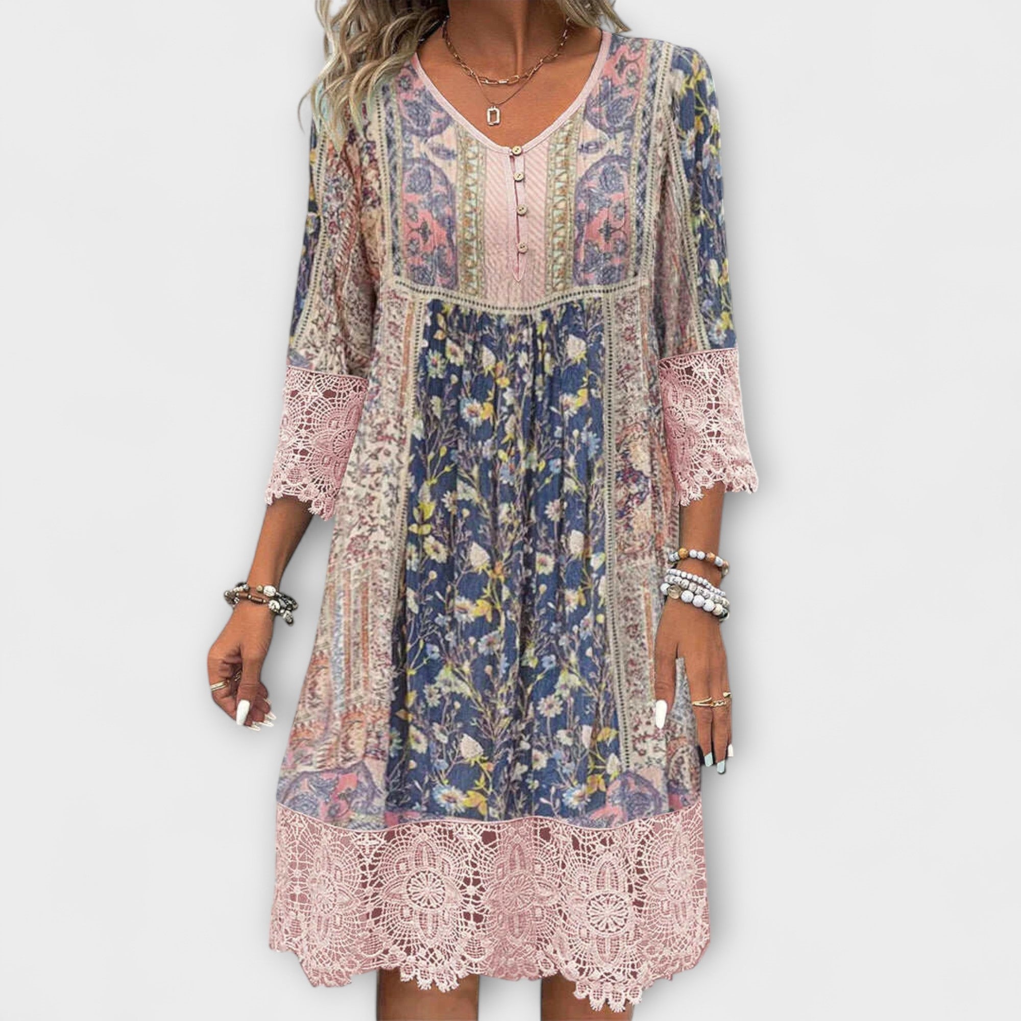 Casey - Boho Kjole med Blonder og Vintage Blomster Mønster