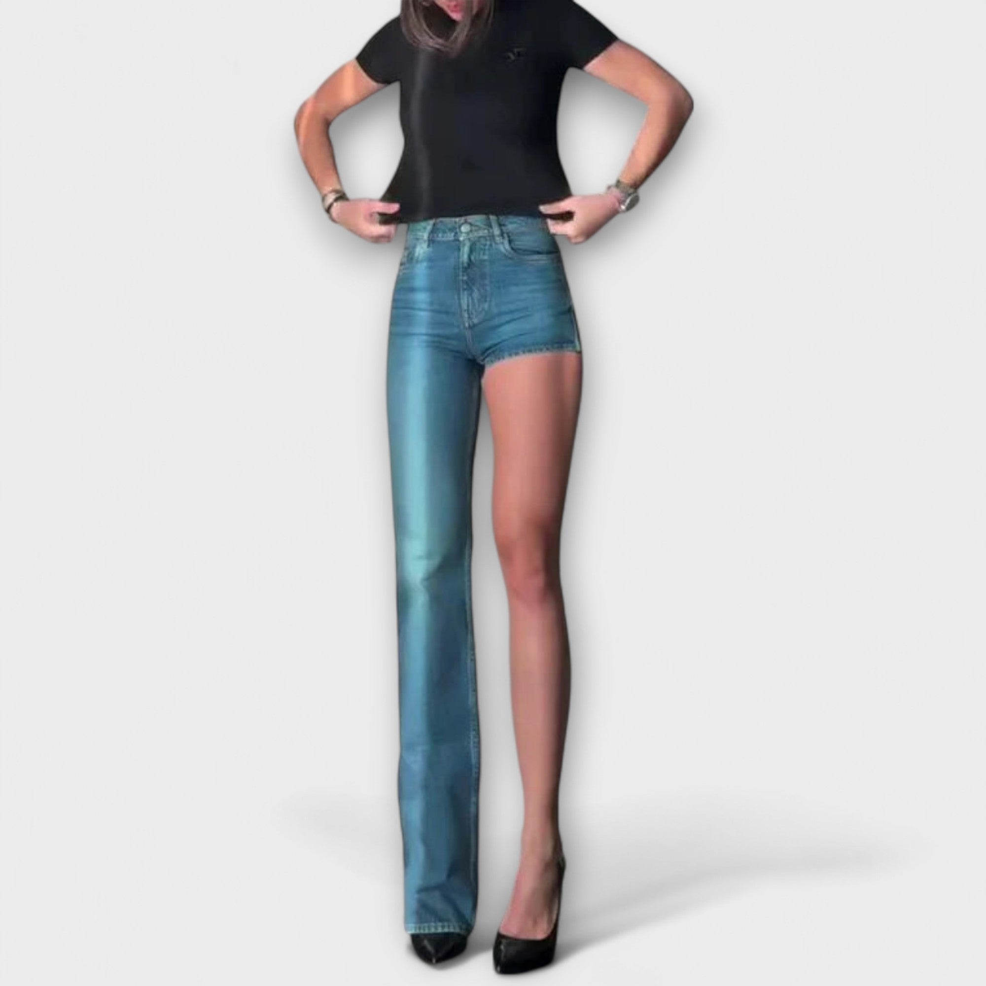 Astra - Trendy Asymmetrisk Denim Shorts med Én Skulderrem
