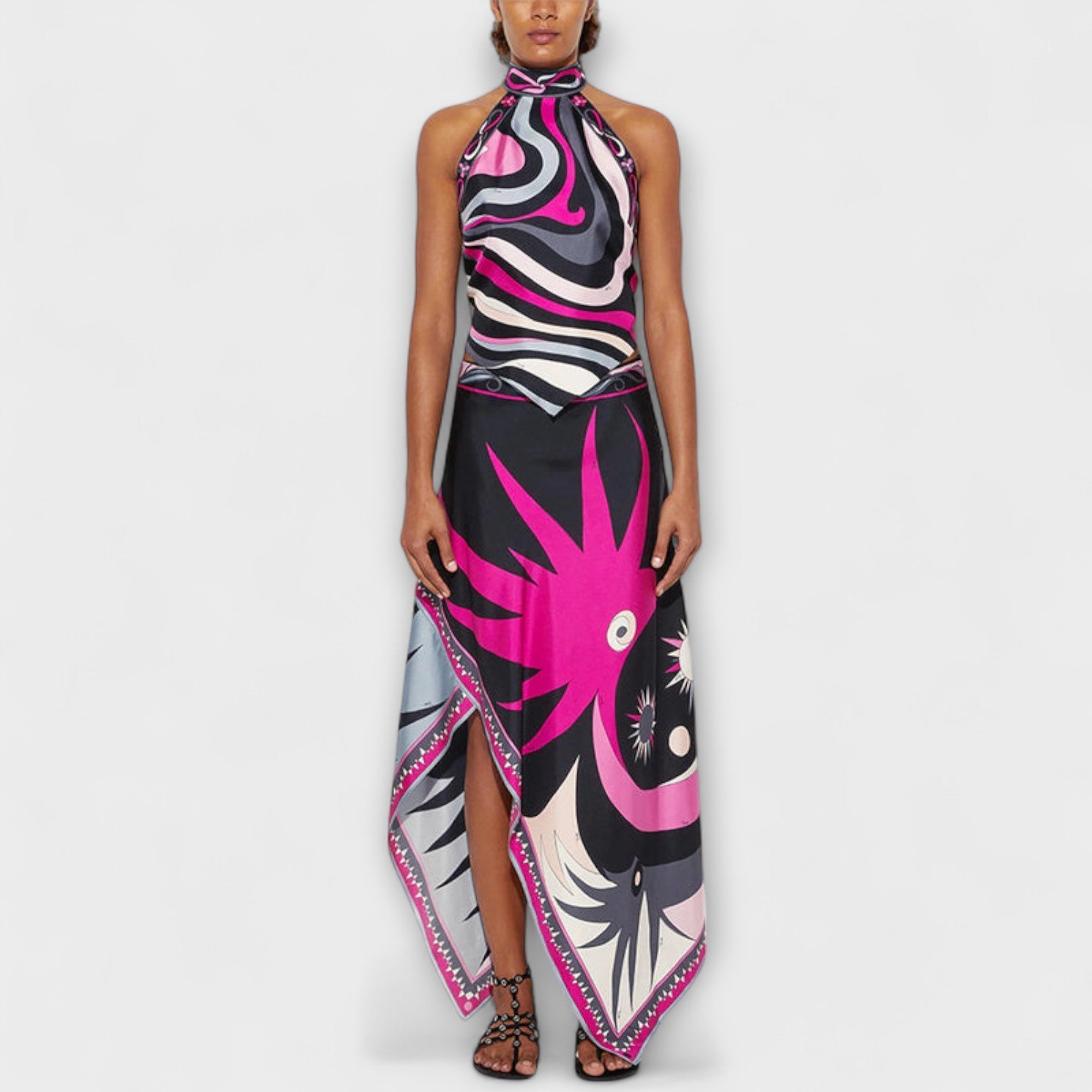 Everly - Sæt med Halter Top og Asymmetrisk Midi Nederdel