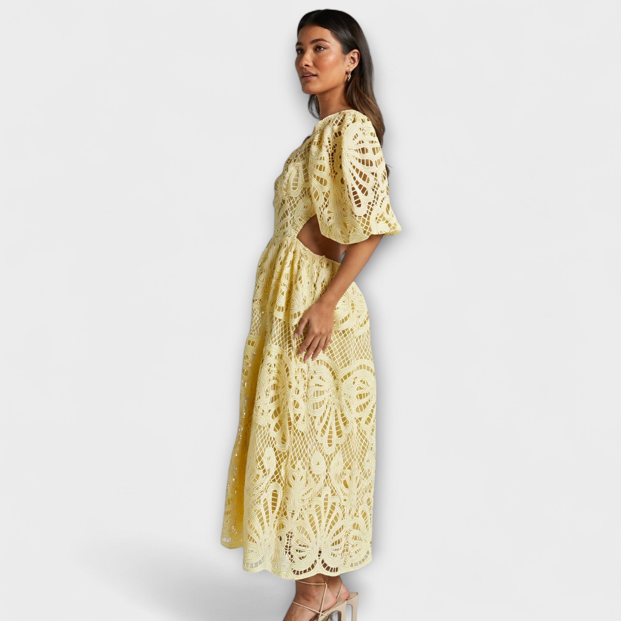 Elegant Kjole med Delikate Detaljer