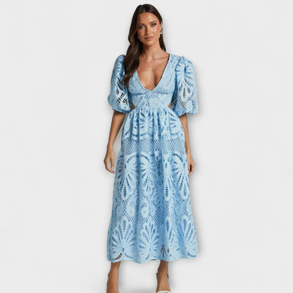 Elegant Kjole med Delikate Detaljer