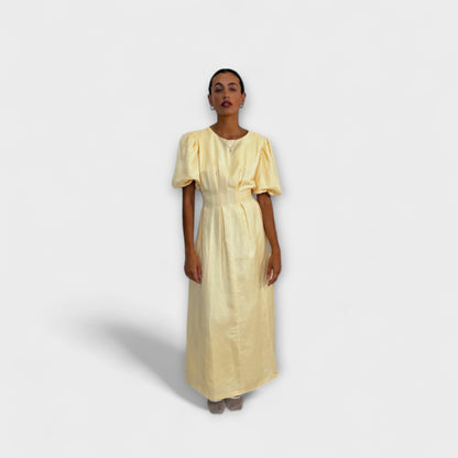 Josephine - Smørgul Maxi Kjole med Luftigt Design