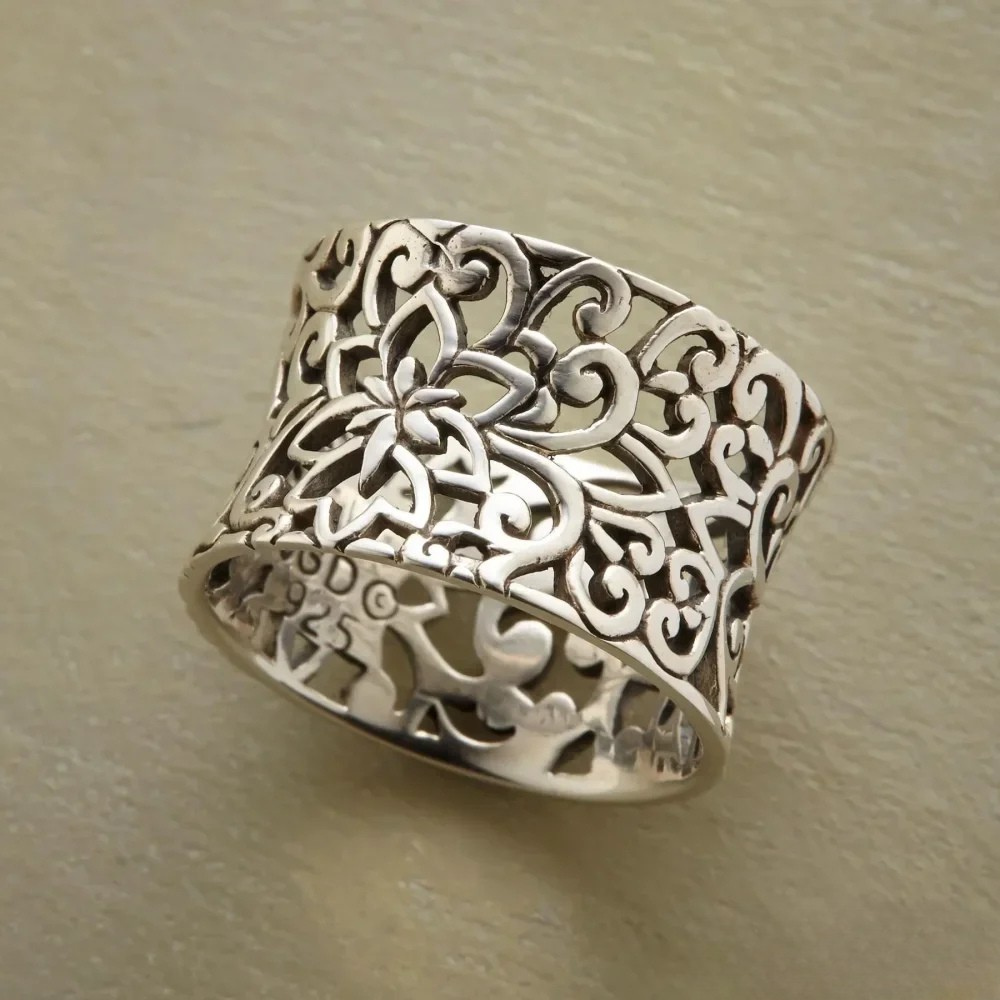 Antik Hult Ring