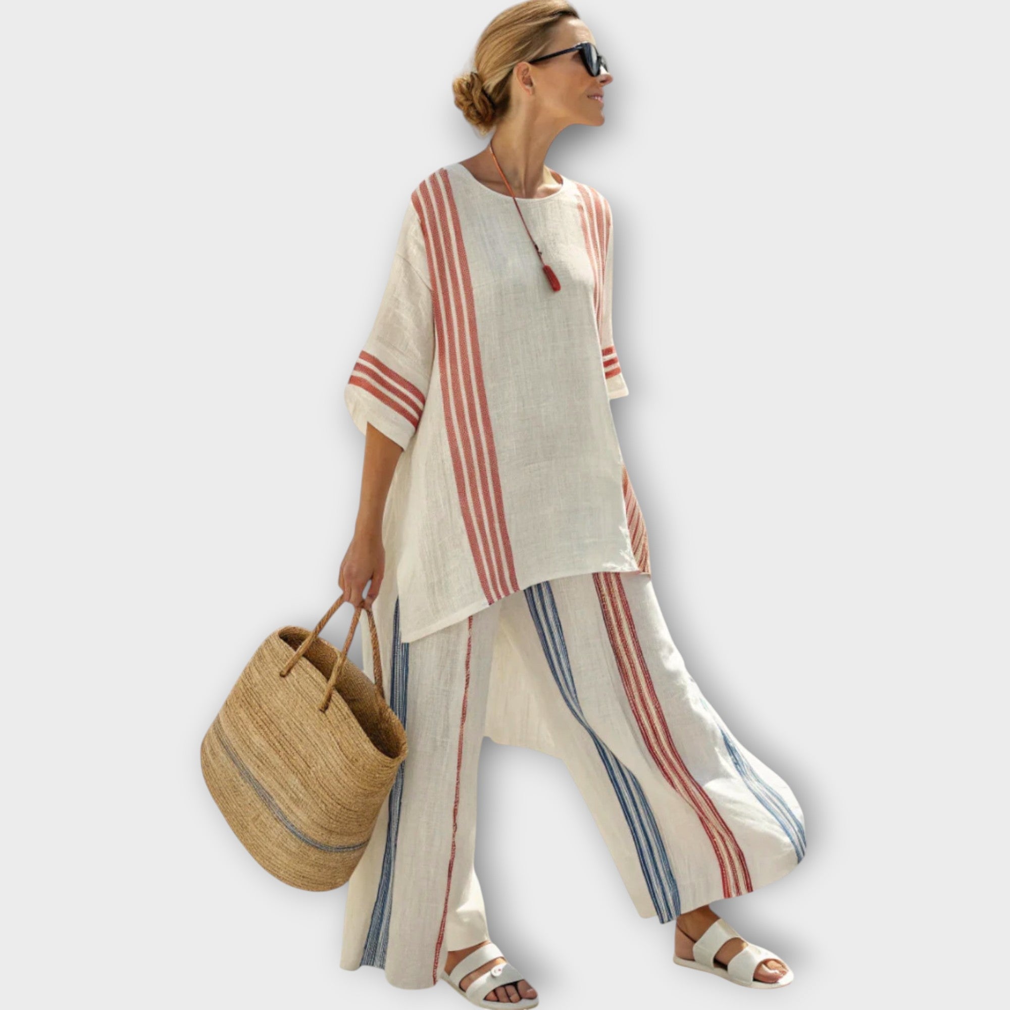 Anila - Elegant To-delt Sæt med Stribet Design