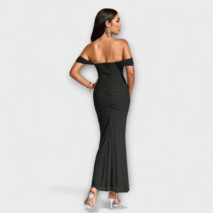 Ione - Off-Shoulder Ruching Bodycon Kjole