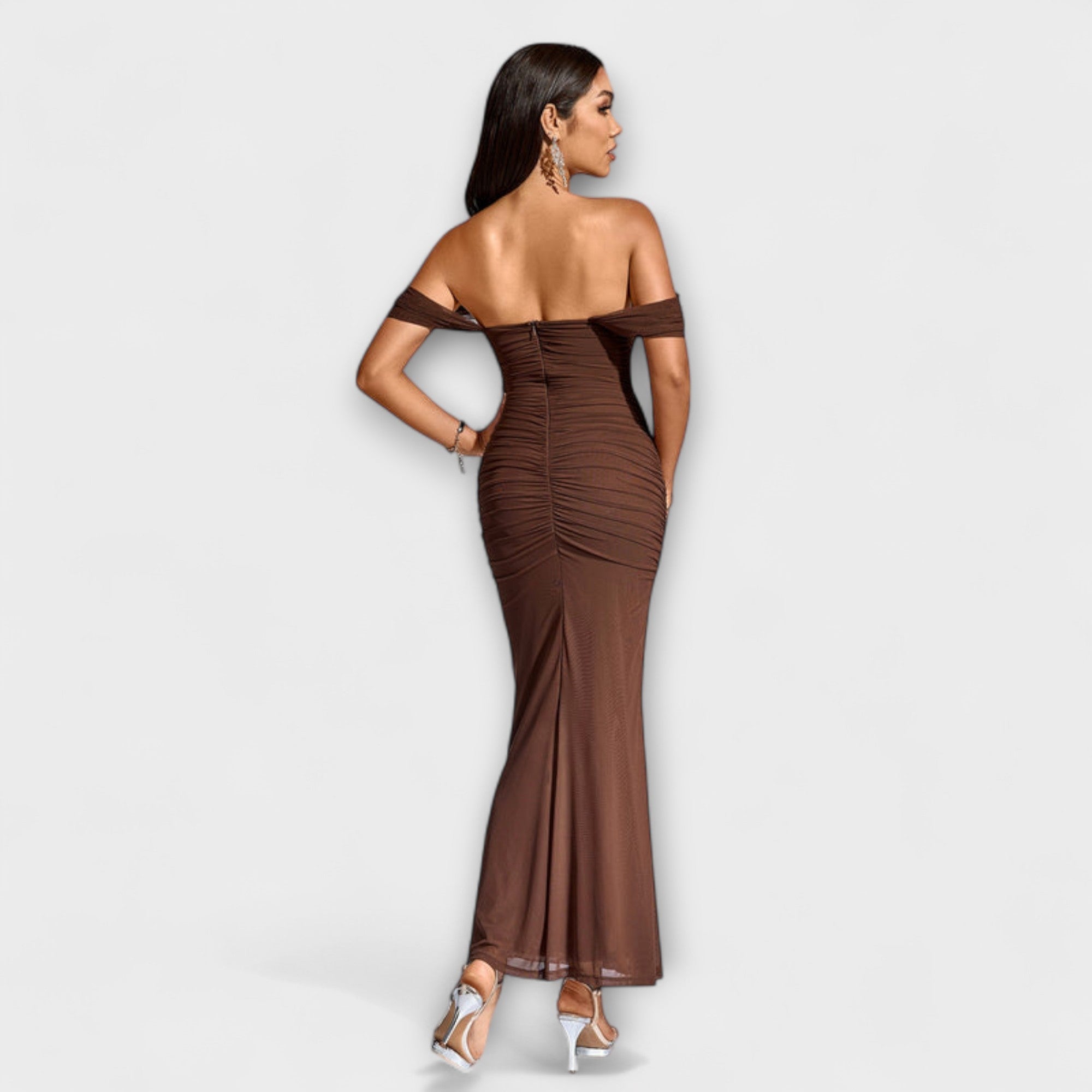 Ione - Off-Shoulder Ruching Bodycon Kjole
