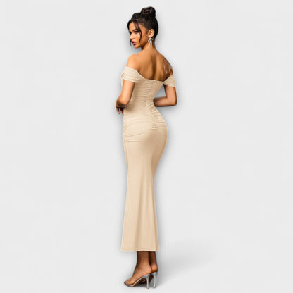 Ione - Off-Shoulder Ruching Bodycon Kjole