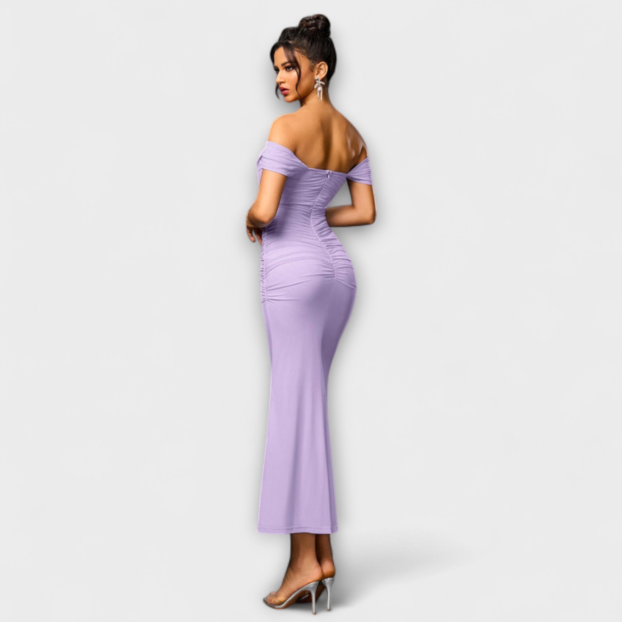 Ione - Off-Shoulder Ruching Bodycon Kjole