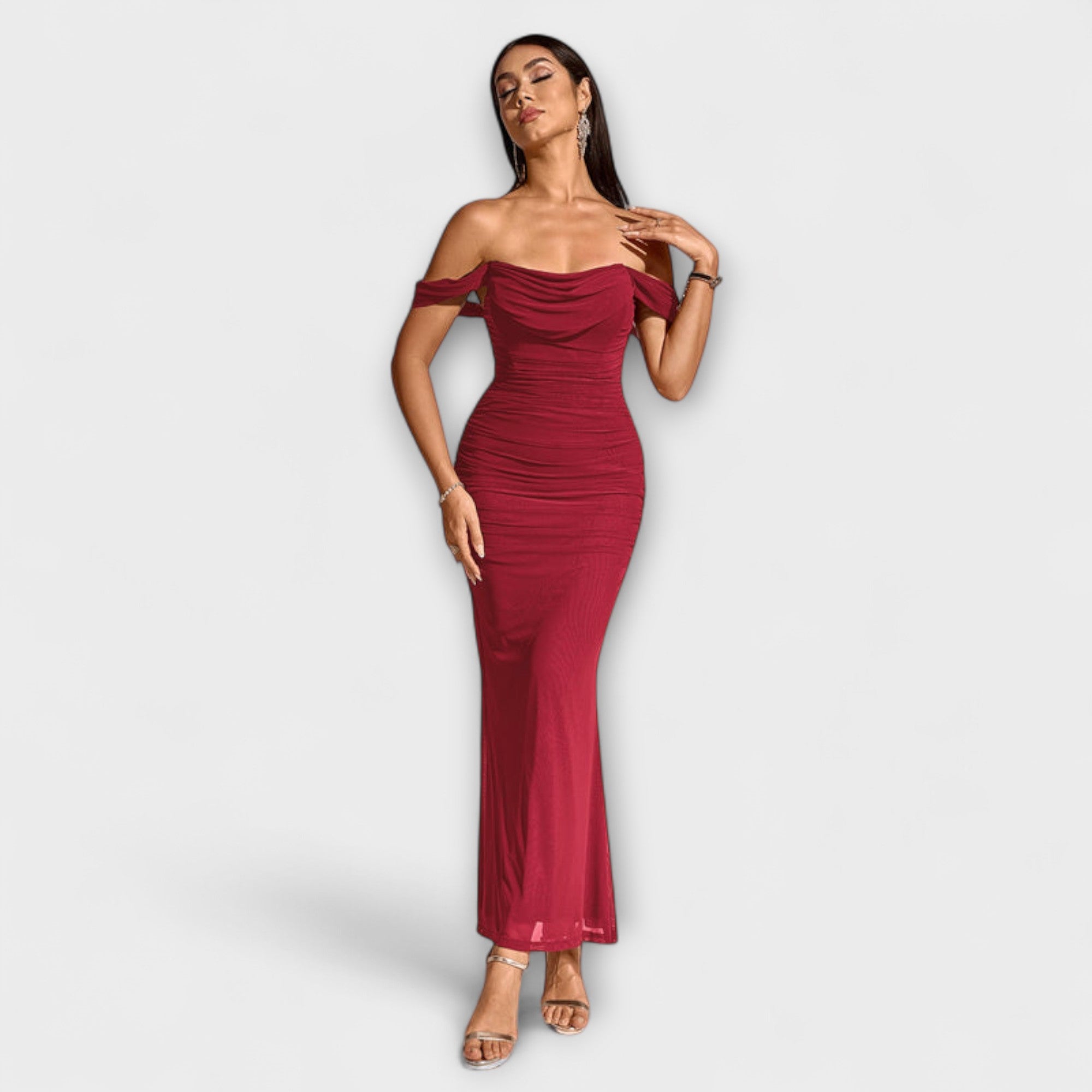 Ione - Off-Shoulder Ruching Bodycon Kjole
