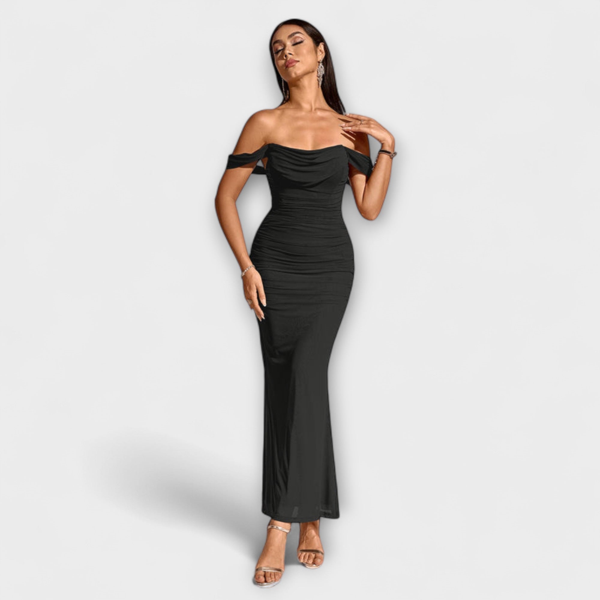 Ione - Off-Shoulder Ruching Bodycon Kjole