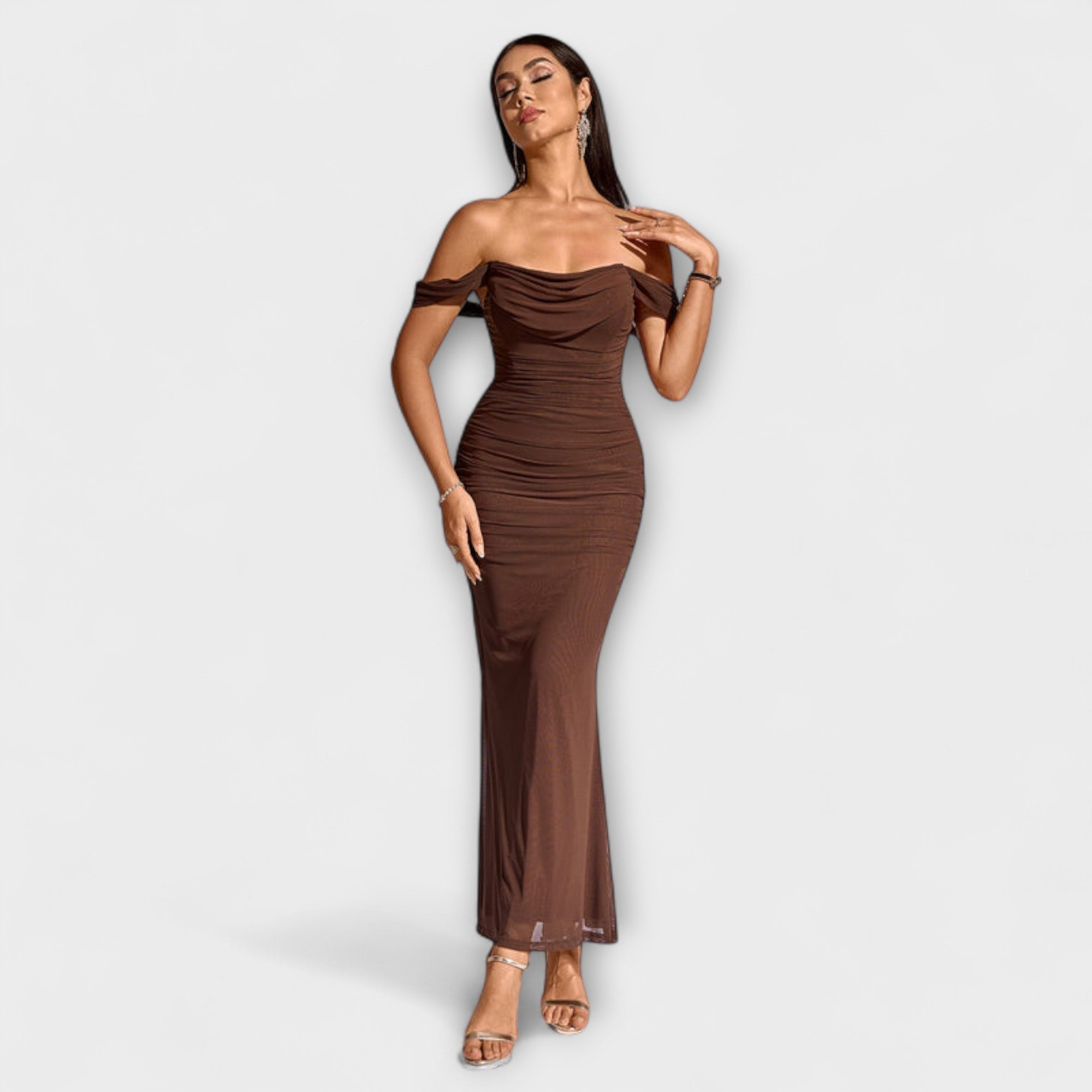 Ione - Off-Shoulder Ruching Bodycon Kjole