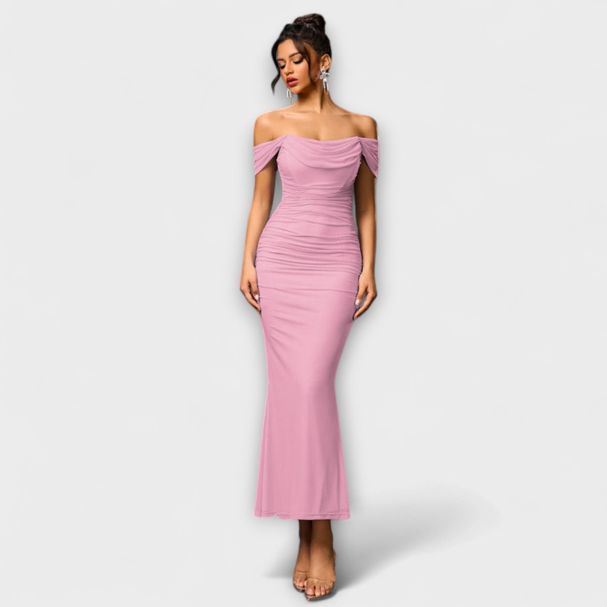 Ione - Off-Shoulder Ruching Bodycon Kjole