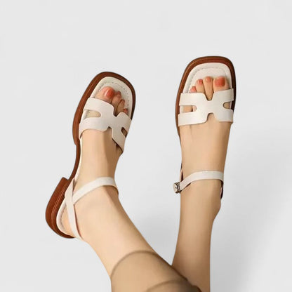 Deliane - Elegant Flade Sandaler