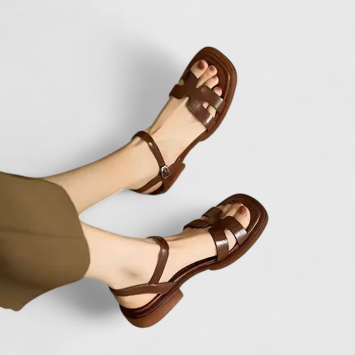 Deliane - Elegant Flade Sandaler