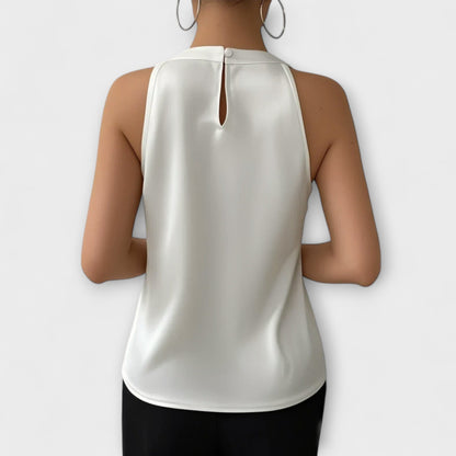 Skye - Chic Satin Bluse med Off-Shoulder Design