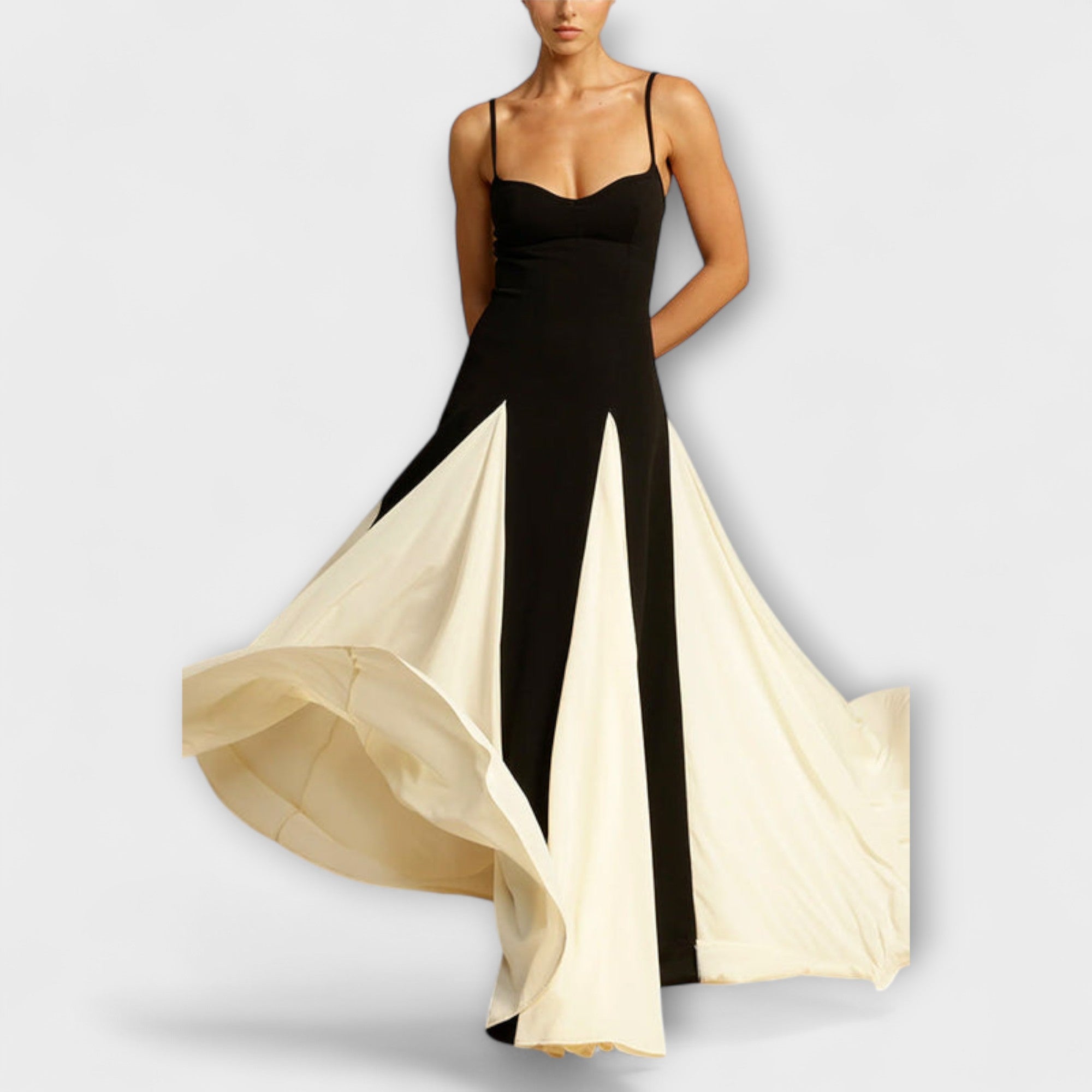 Ember - Klassisk Elegance A-Linje Maxi Kjole med Tulle Paneler