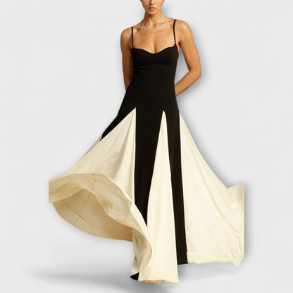 Ember - Klassisk Elegance A-Linje Maxi Kjole med Tulle Paneler