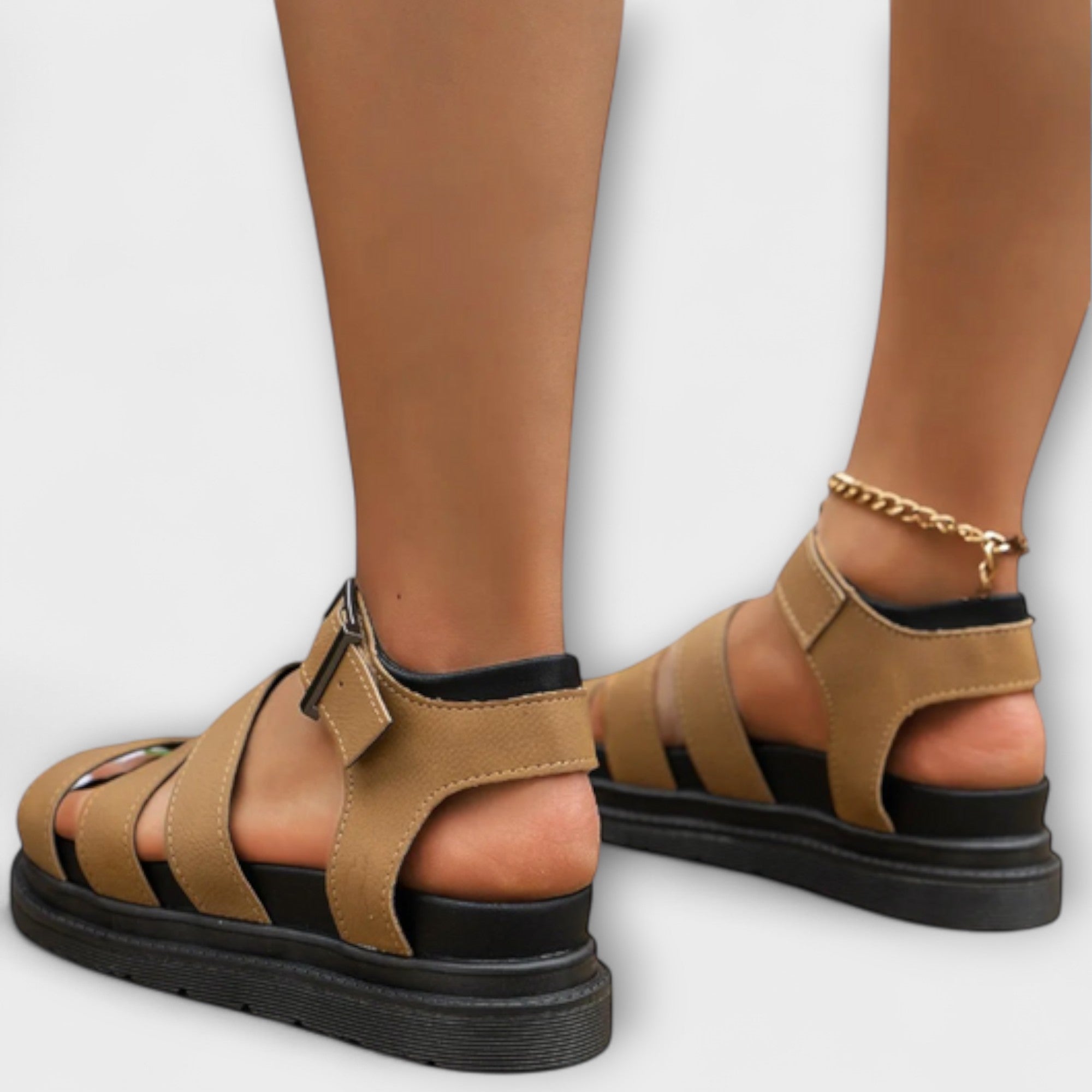 Renee – Sandaler med Flere Remme og Spænde