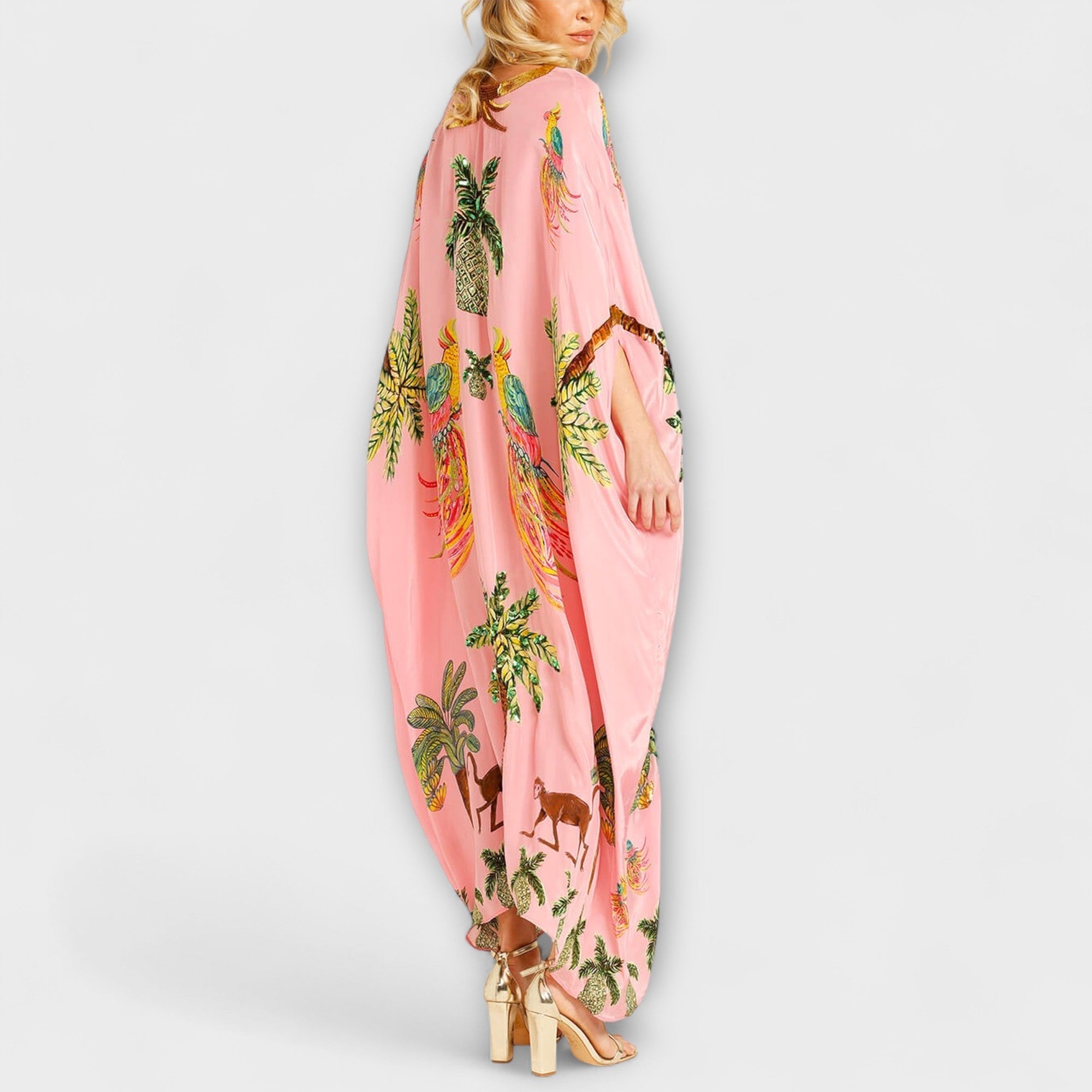 Linda - Iøjnefaldende kjole med off-shoulder design og kokosnøddeprint
