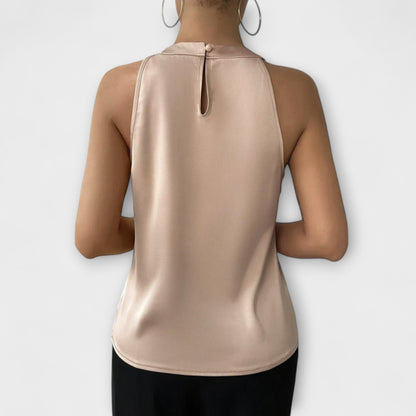 Skye - Chic Satin Bluse med Off-Shoulder Design