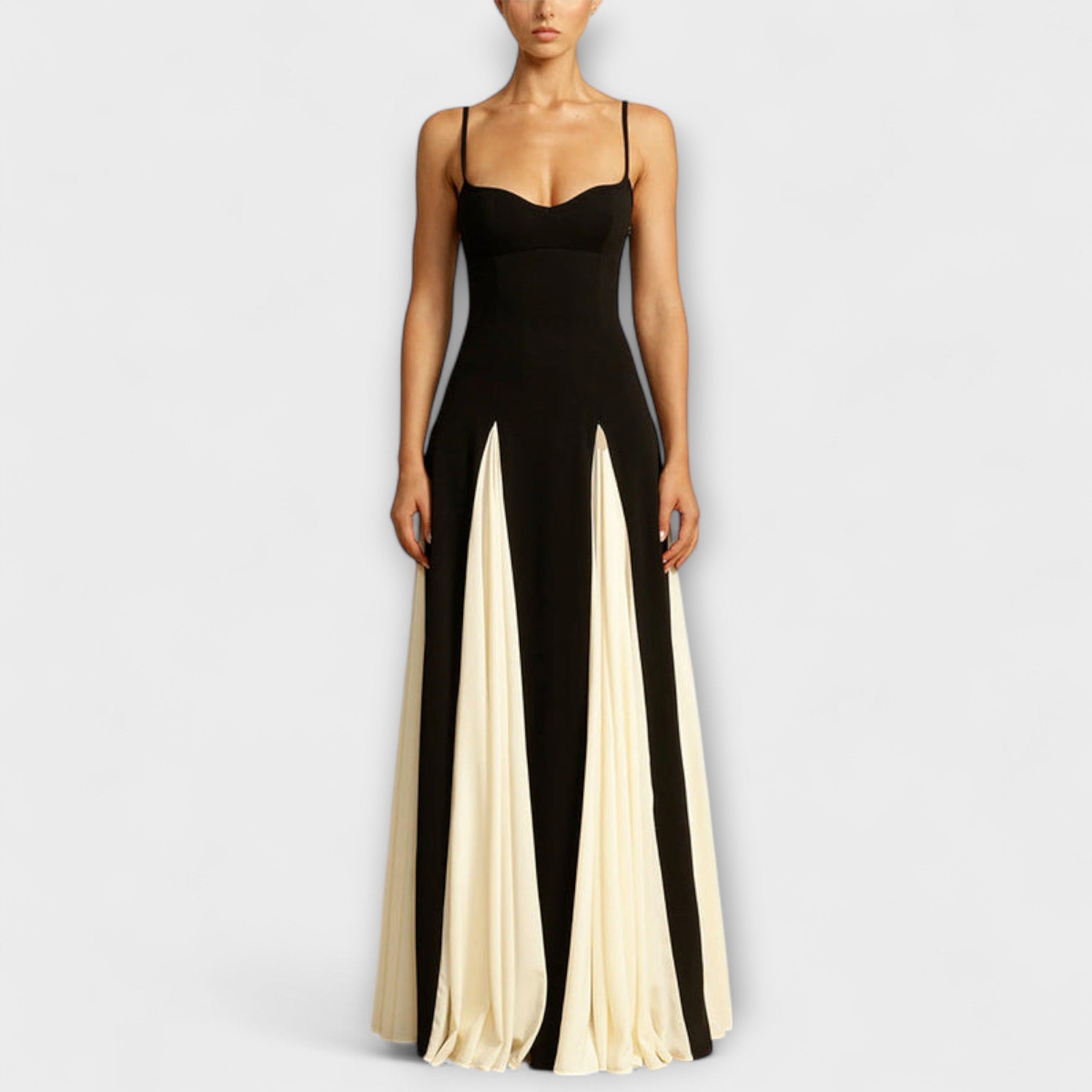 Ember - Klassisk Elegance A-Linje Maxi Kjole med Tulle Paneler