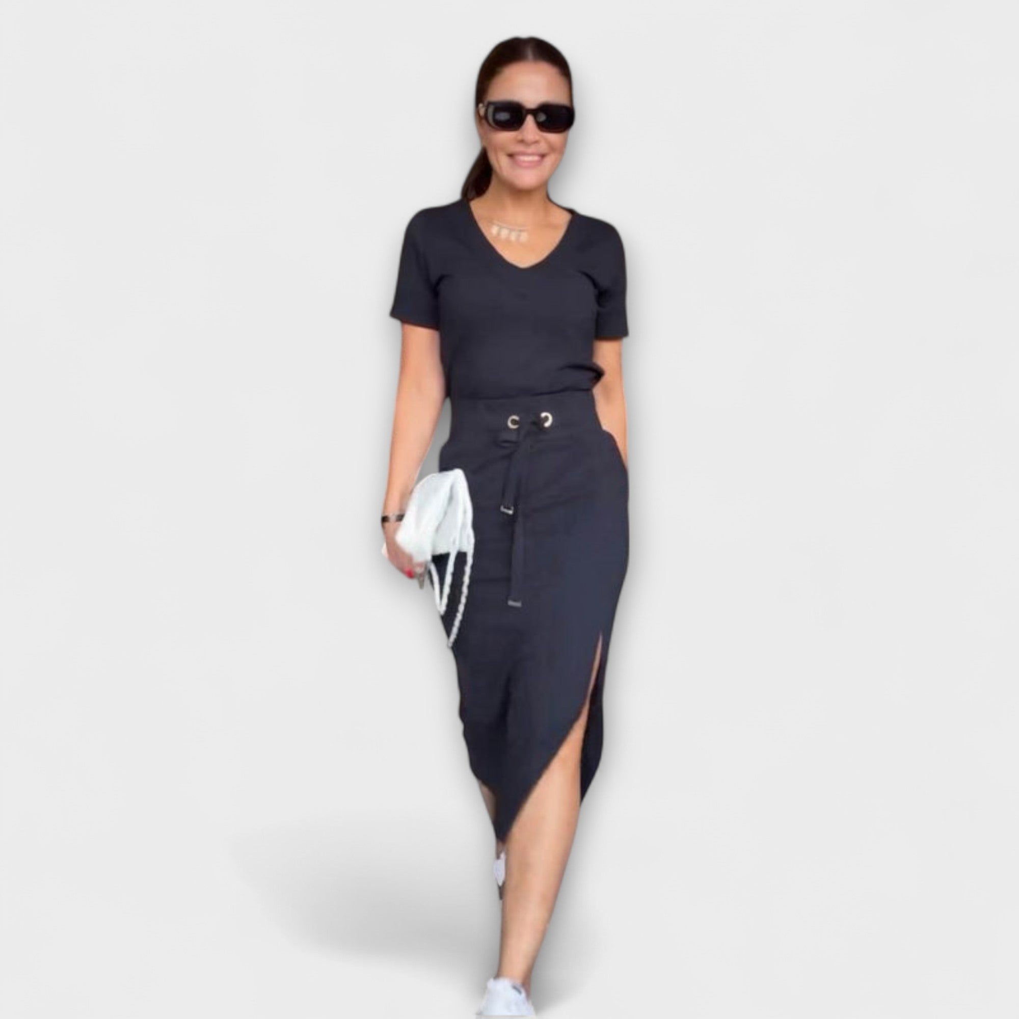Danielle - Elegant V-Hals Top med Skørt